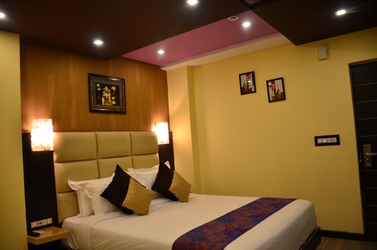 Dolphin Chocolate Inn Chandannagar Exterior foto